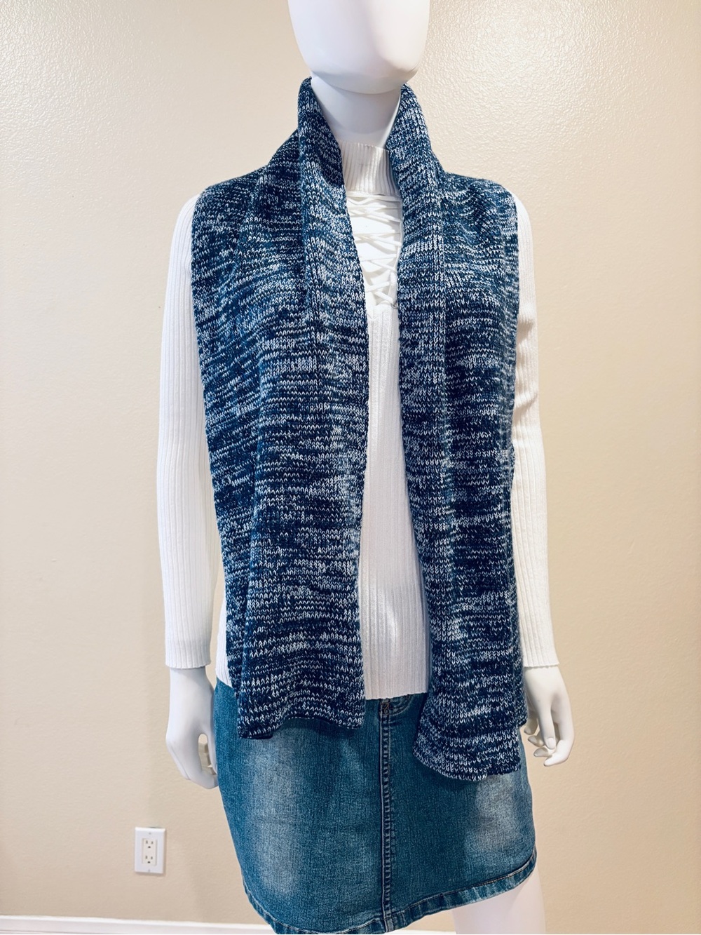 Old Navy Blue White Knitted Scarf Acrylic Festival